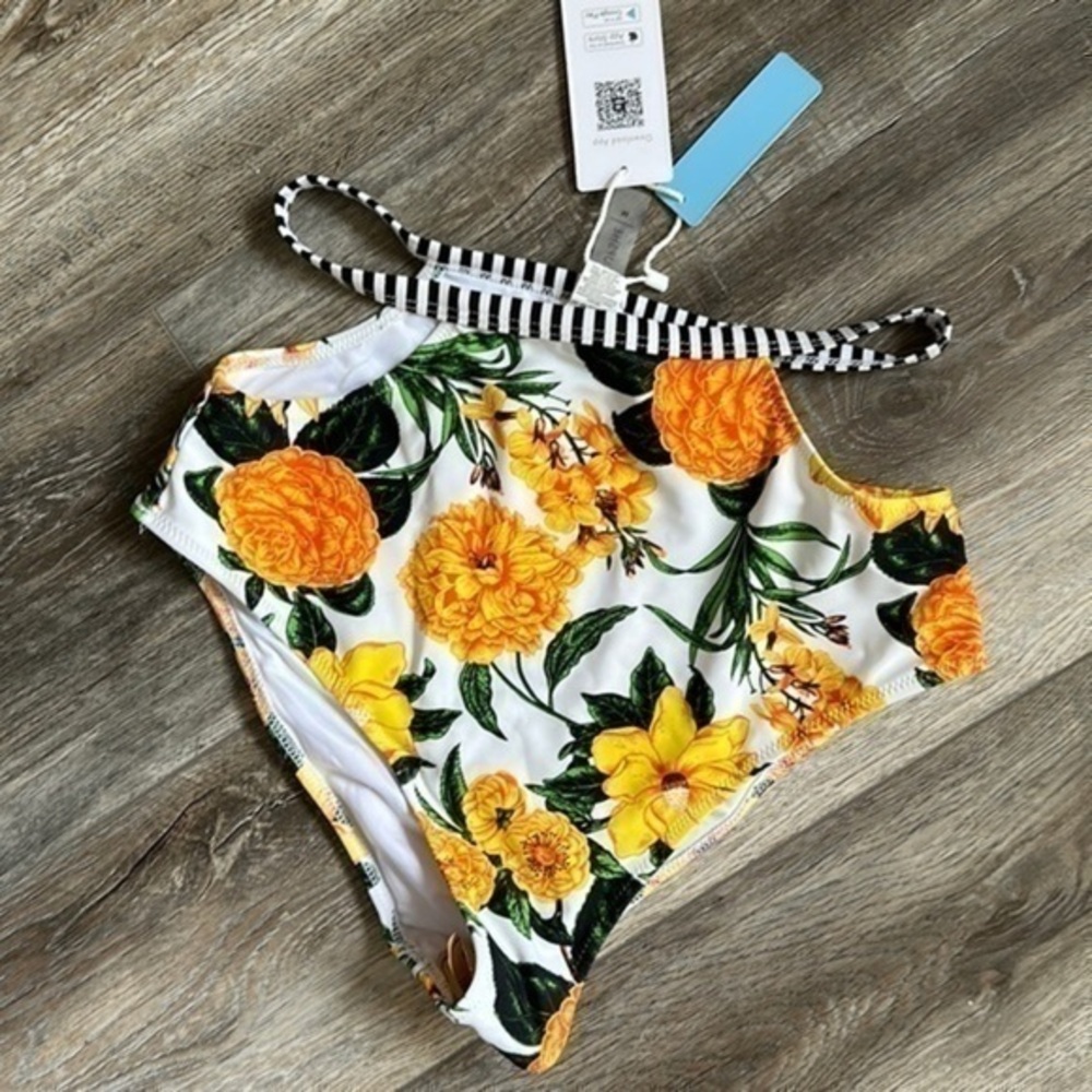 NWT Cupshe, swim bottoms, floral, yellow, and black size medium